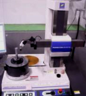 CNC roundness measuring machine